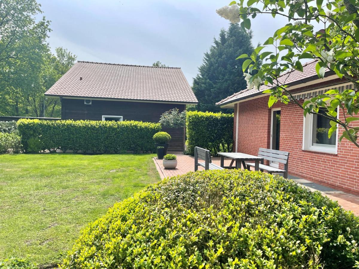 Landhaus Am Wald Mit Garten Mit 1 Schlafnische Und 1 Schlafzimmer Аурих Экстерьер фото