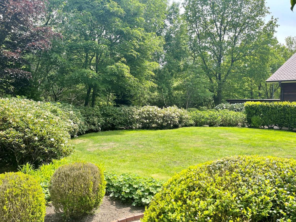 Landhaus Am Wald Mit Garten Mit 1 Schlafnische Und 1 Schlafzimmer Аурих Экстерьер фото
